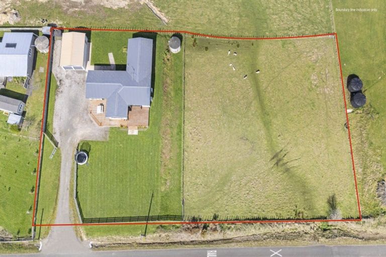 Photo of property in 20 Monteith Street, Halcombe, 4779