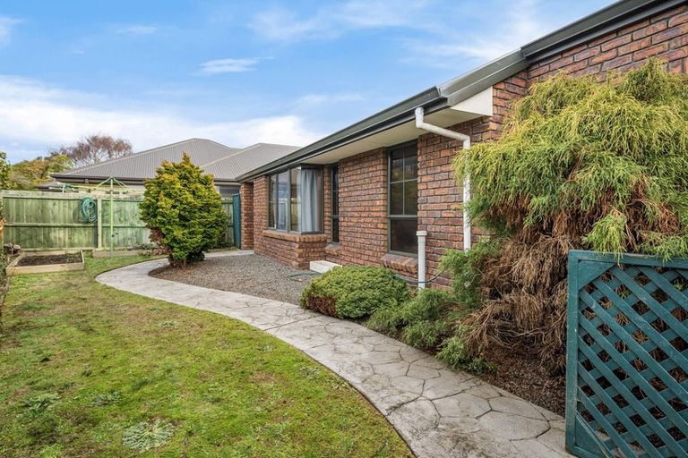 Photo of property in 14 Fieldmoor Place, Parklands, Christchurch, 8083