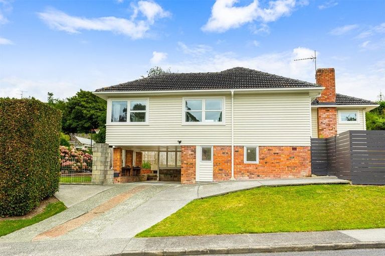 Photo of property in 1/37 Weldene Avenue, Glenfield, Auckland, 0629