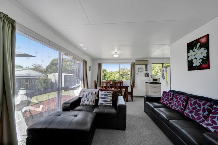 Photo of property in 2/54 Riversdale Drive, Merrilands, New Plymouth, 4312