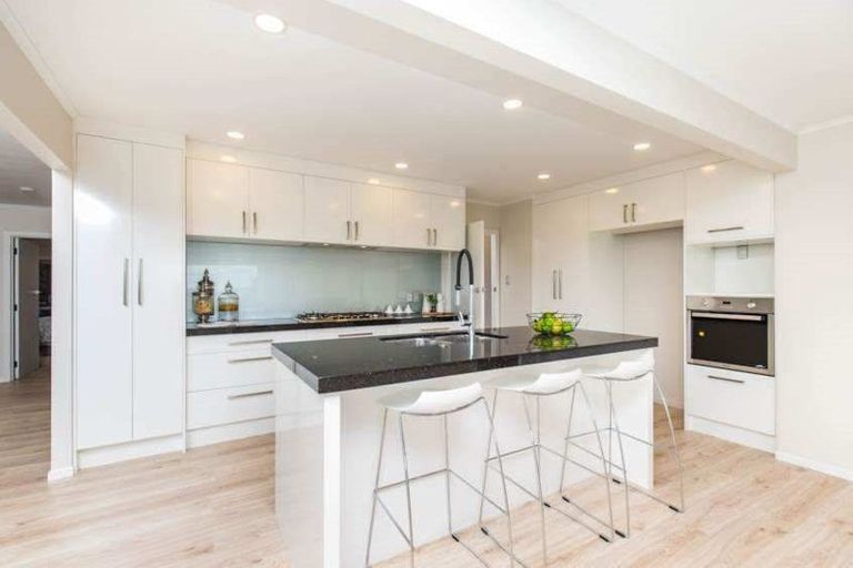 Photo of property in 1/170 Bucklands Beach Road, Bucklands Beach, Auckland, 2012