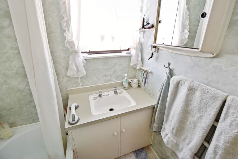 Photo of property in 10 Benmore Place, Omarama, 9412