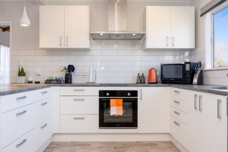 Photo of property in 12 Fairbrother Street, Carterton, 5713