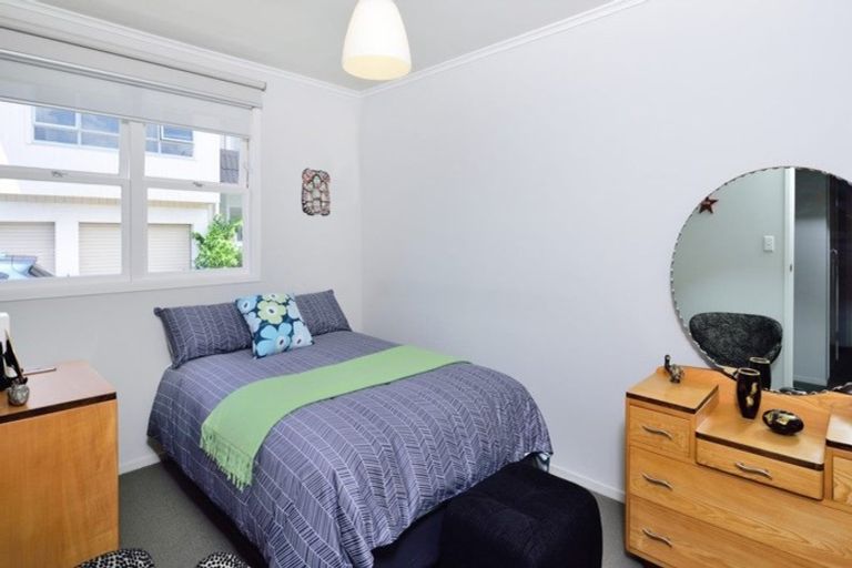 Photo of property in 3/35 Rangitoto Terrace, Milford, Auckland, 0620