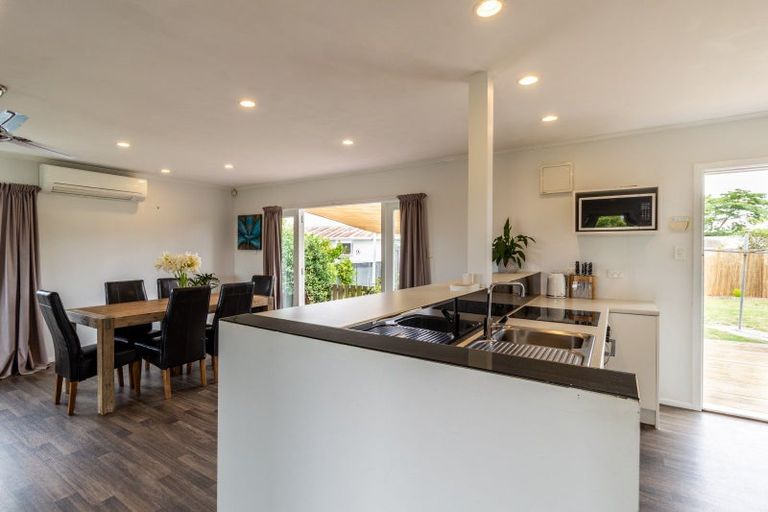 Photo of property in 303 Lumsden Road, Akina, Hastings, 4122