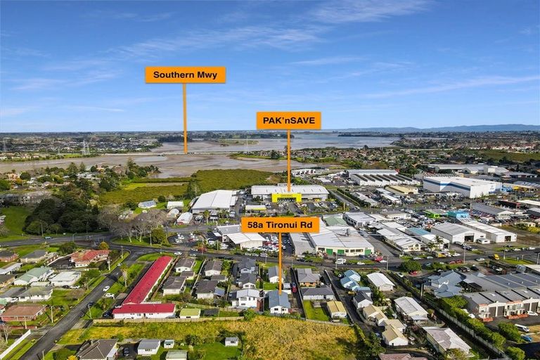 Photo of property in 58a Tironui Road, Takanini, 2112