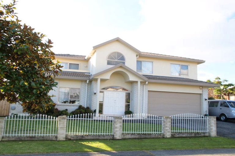 Photo of property in 10 Bob Charles Drive, Golflands, Auckland, 2013