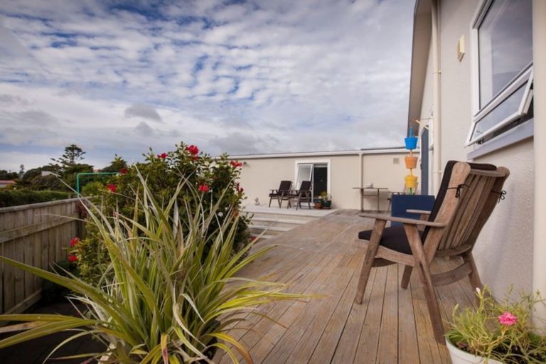 Photo of property in 1 Baring Terrace, Strandon, New Plymouth, 4312