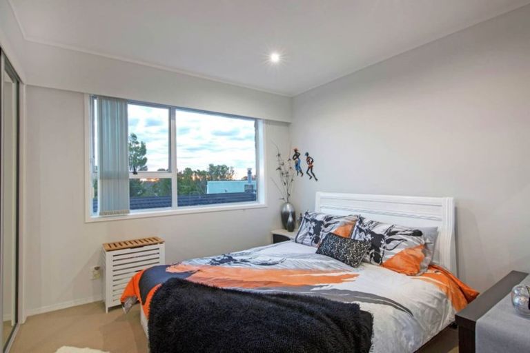 Photo of property in 132 Sandspit Road, Shelly Park, Auckland, 2014
