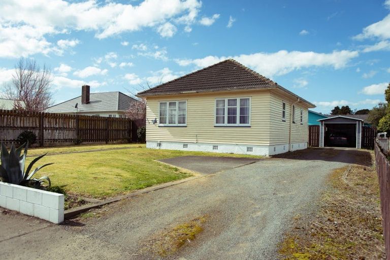 Photo of property in 240 High Street, Dannevirke, 4930