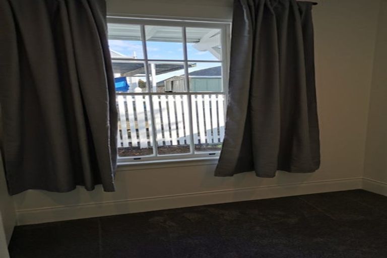 Photo of property in 4/141 Colwill Road, Massey, Auckland, 0614