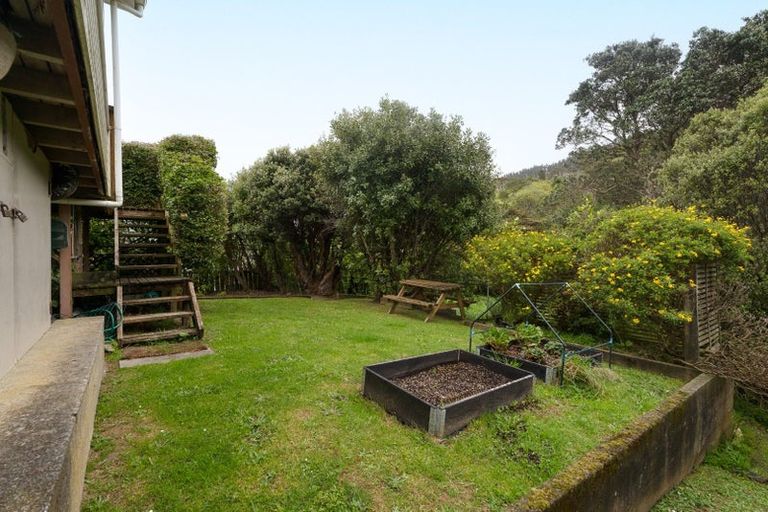 Photo of property in 9 Franklyn Road, Tawa, Wellington, 5028