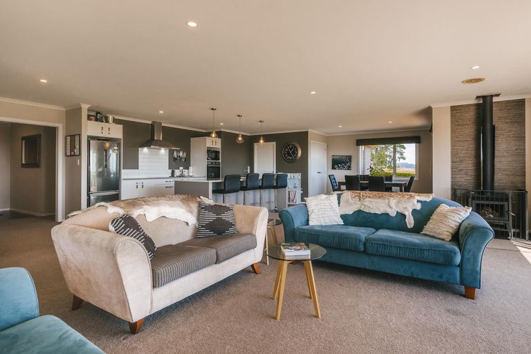 Photo of property in 225 Albert Road, Tokomaru, Palmerston North, 4474