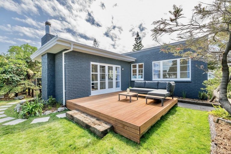 Photo of property in 14 Toi Street, Otaki Beach, Otaki, 5512