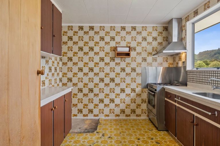 Photo of property in 106 Gemstone Drive, Birchville, Upper Hutt, 5018