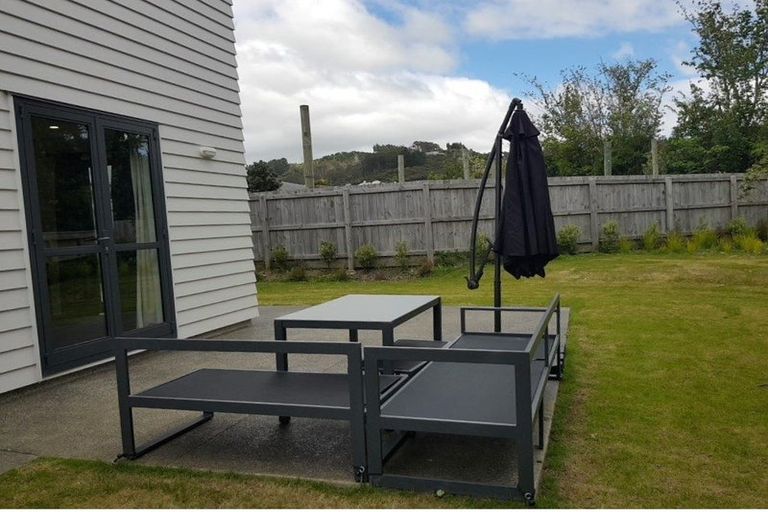 Photo of property in 1e Breakwater Way, Whitby, Porirua, 5024