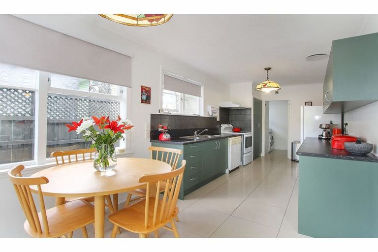 Photo of property in 1/219 Rangatira Road, Beach Haven, Auckland, 0626