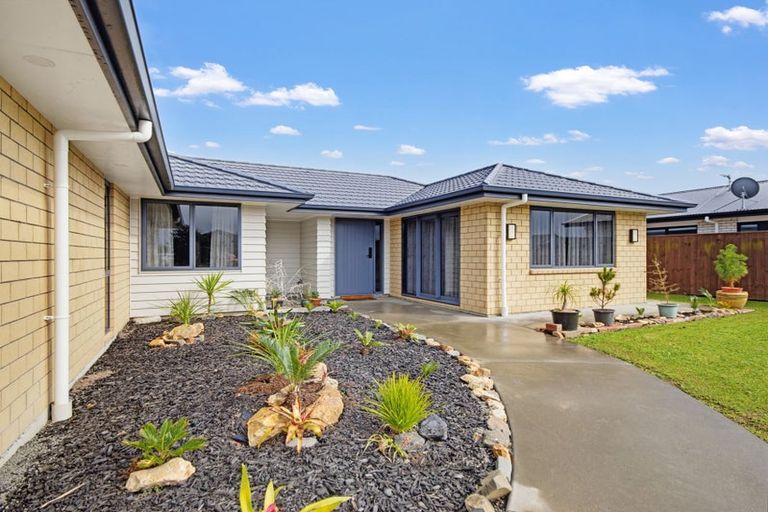 Photo of property in 27 Costello Drive, Ngatea, 3503