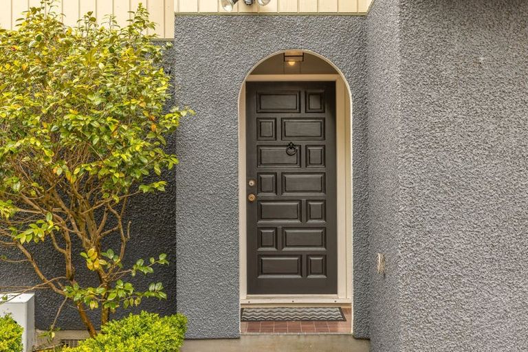 Photo of property in 261 Te Moana Road, Waikanae, 5036