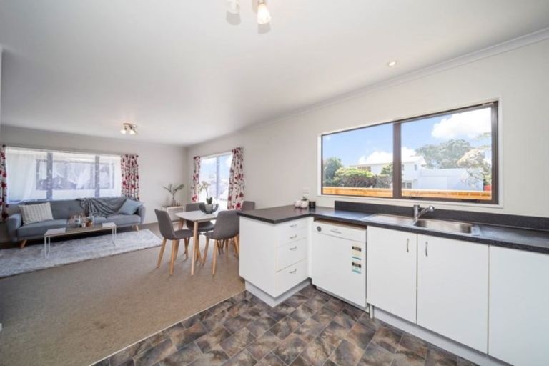 Photo of property in 1/253 Saint Aubyn Street, New Plymouth, 4310