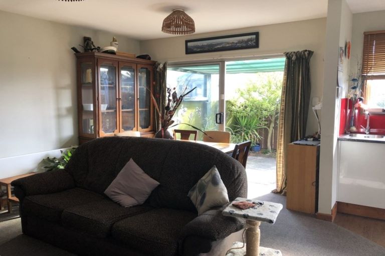 Photo of property in 2/84 Osborne Street, Waltham, Christchurch, 8011