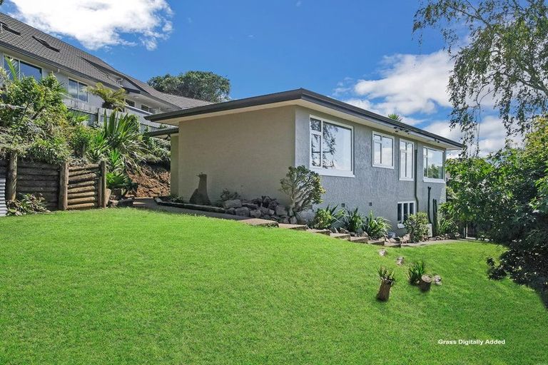 Photo of property in 2 Fairmount Road, Titirangi, Auckland, 0604