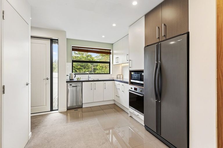 Photo of property in 1/8 Thatcher Crescent, Crofton Downs, Wellington, 6035