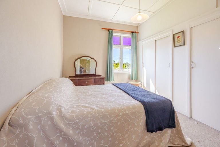 Photo of property in 1 Union Street, Waipawa, 4210