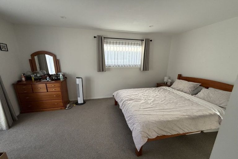 Photo of property in 22a Sylvan Crescent, Te Atatu South, Auckland, 0610
