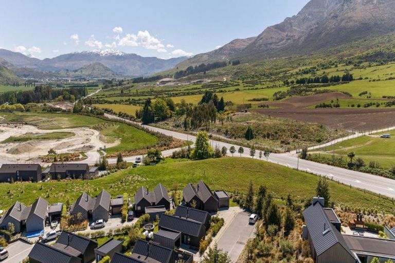 Photo of property in 4 Mckenzies Shute, Jacks Point, Queenstown, 9371