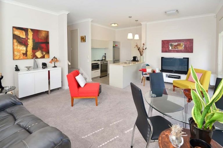 Photo of property in 16 Parkside Drive, Orewa, 0931