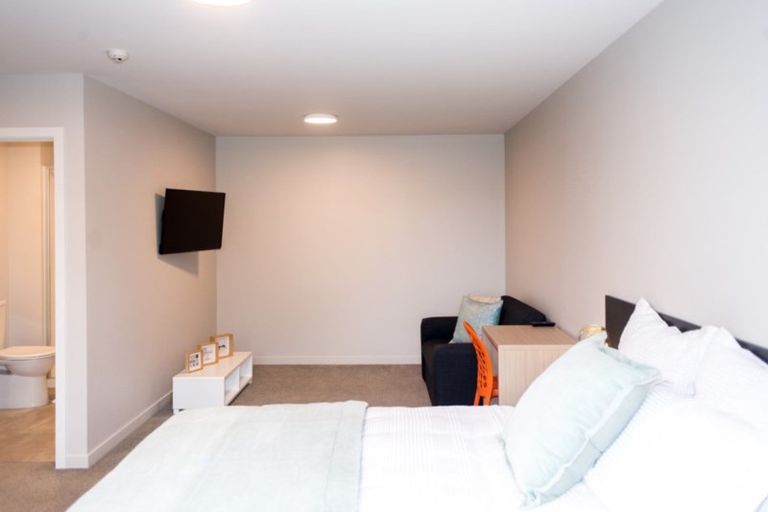 Photo of property in 1/69 Mckenzie Road, Mangere Bridge, Auckland, 2022