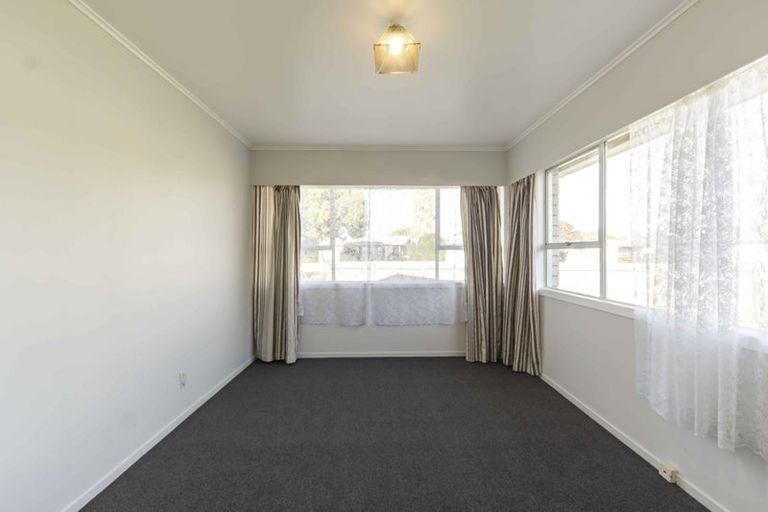 Photo of property in 21 Oakfield Crescent, Pukete, Hamilton, 3200