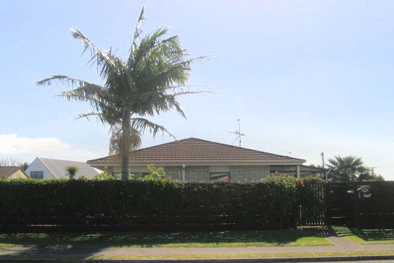 Photo of property in 17 Seaspray Drive, Mount Maunganui, 3116