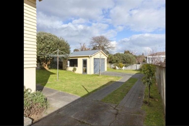 Photo of property in 48 Raumati Road, Raumati Beach, Paraparaumu, 5032