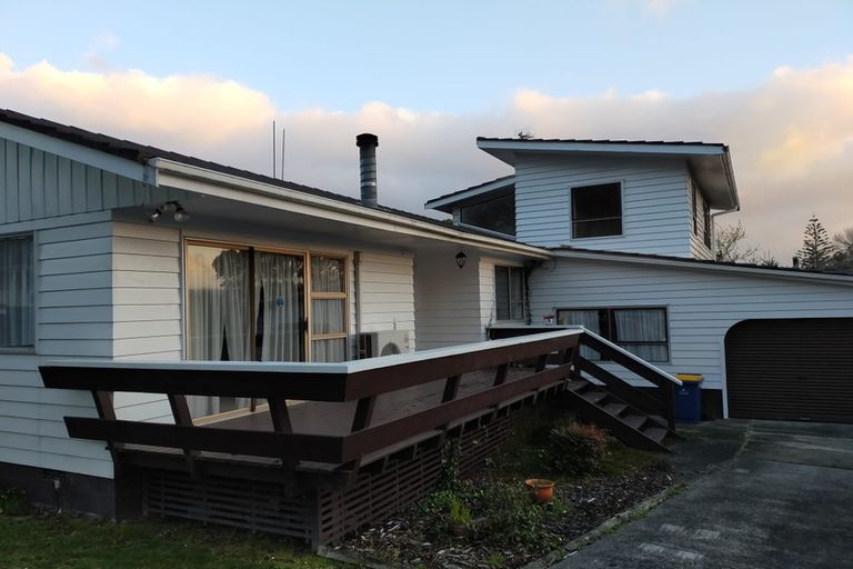 Photo of property in 29 Preston Avenue, Henderson, Auckland, 0610