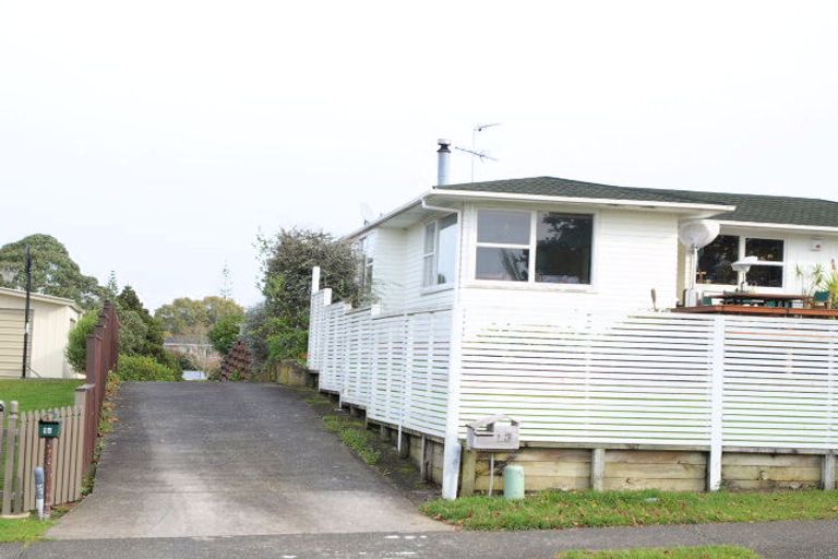 Photo of property in 15 Advene Road, Cockle Bay, Auckland, 2014