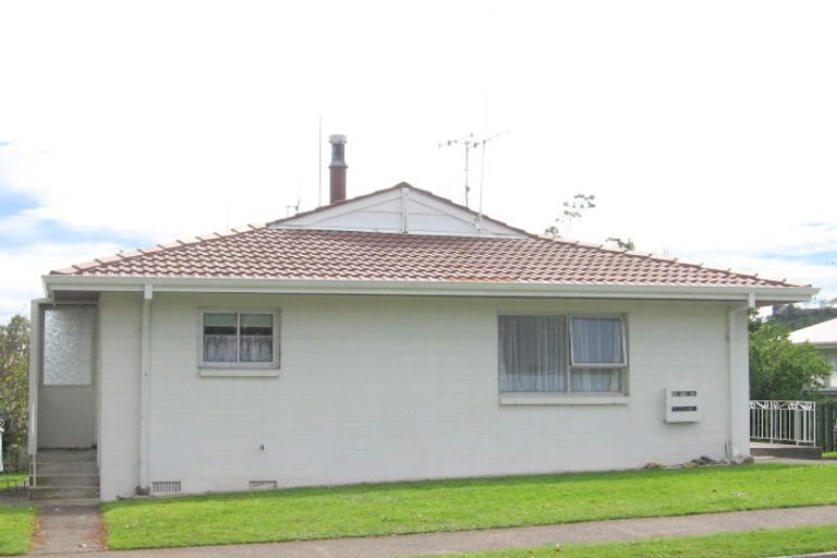 Photo of property in 27 Jonathon Street, Brookfield, Tauranga, 3110