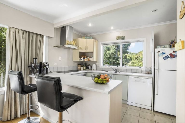 Photo of property in 29a Glenfern Road, Mellons Bay, Auckland, 2014