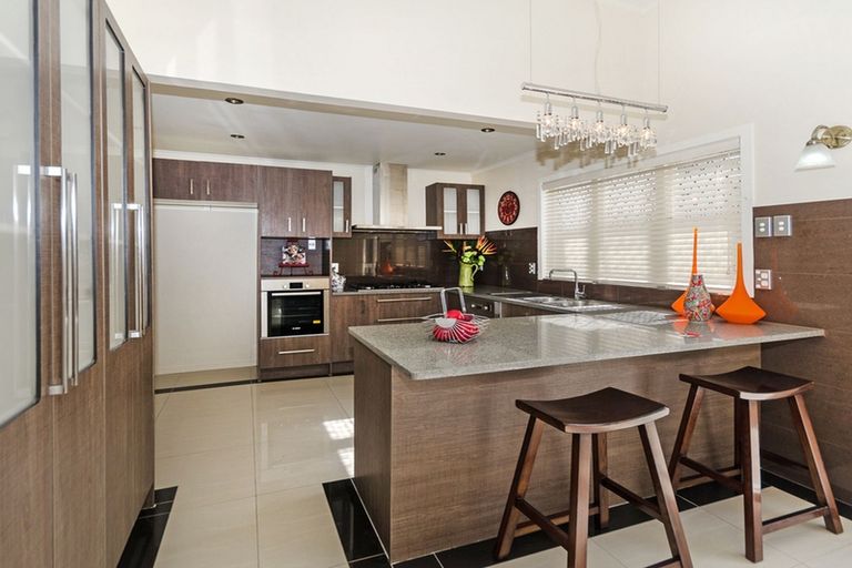 Photo of property in 1 Village Place, Tuakau, 2121