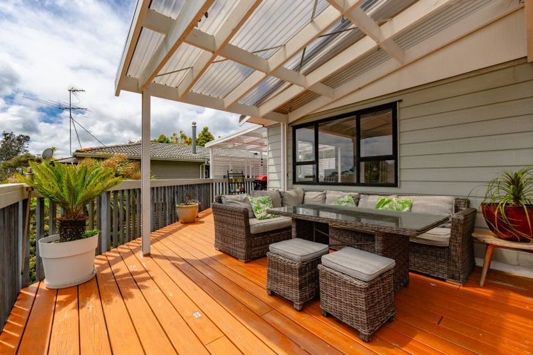 Photo of property in 1141 Scenic Drive North, Swanson, Auckland, 0816