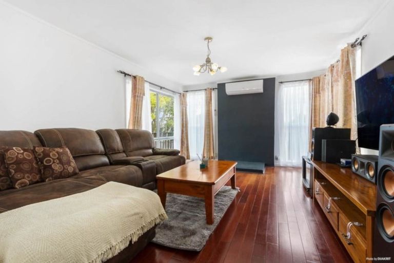 Photo of property in 7 Triangle Road, Massey, Auckland, 0614