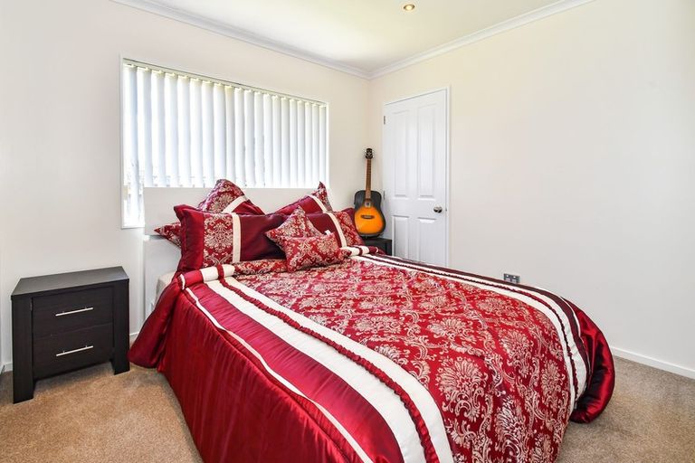Photo of property in 401a Roscommon Road, Clendon Park, Auckland, 2103