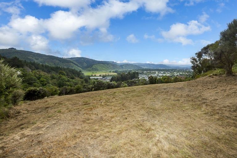 Photo of property in 42 Sylvan Way, Silverstream, Upper Hutt, 5019
