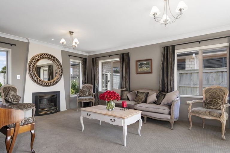 Photo of property in 16 Glenmonarch Place, Pyes Pa, Tauranga, 3112