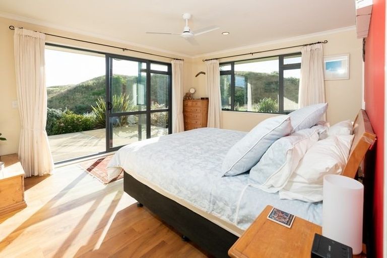 Photo of property in 97 Raukawa Road, Peka Peka, Waikanae, 5391