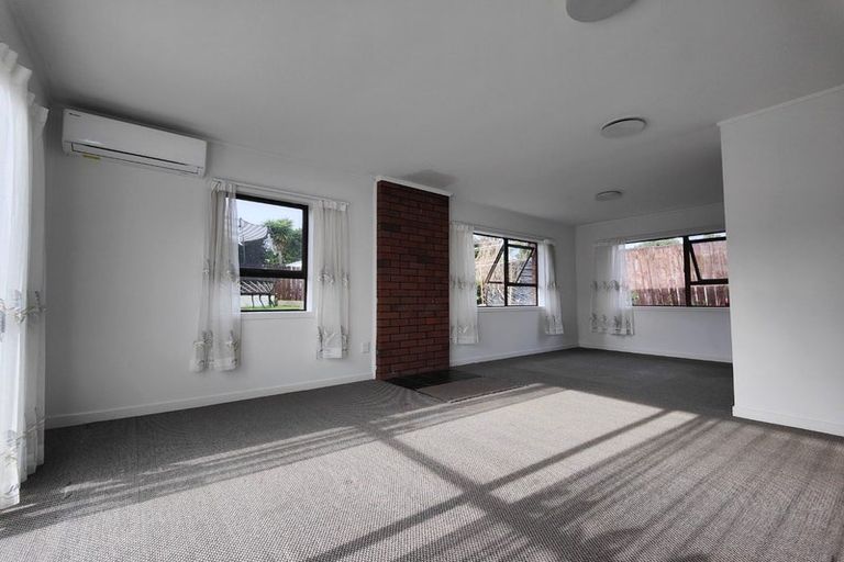 Photo of property in 6 Hoylake Place, Wattle Downs, Auckland, 2103