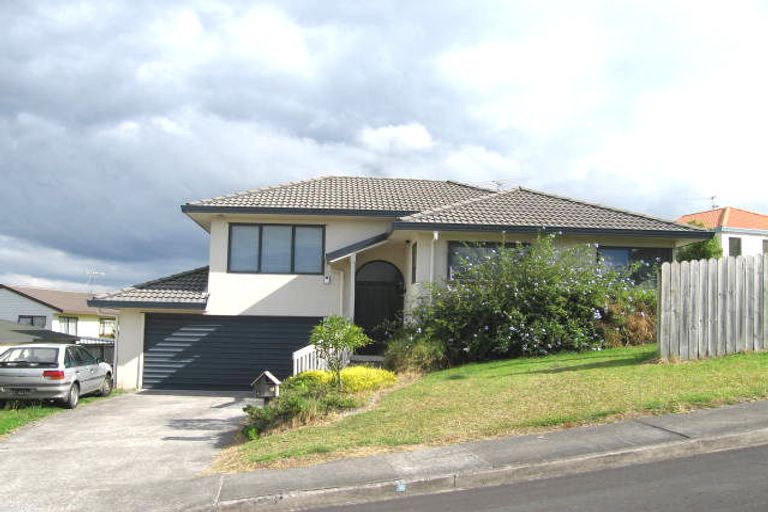 Photo of property in 4 Stockton Place, Glendene, Auckland, 0602