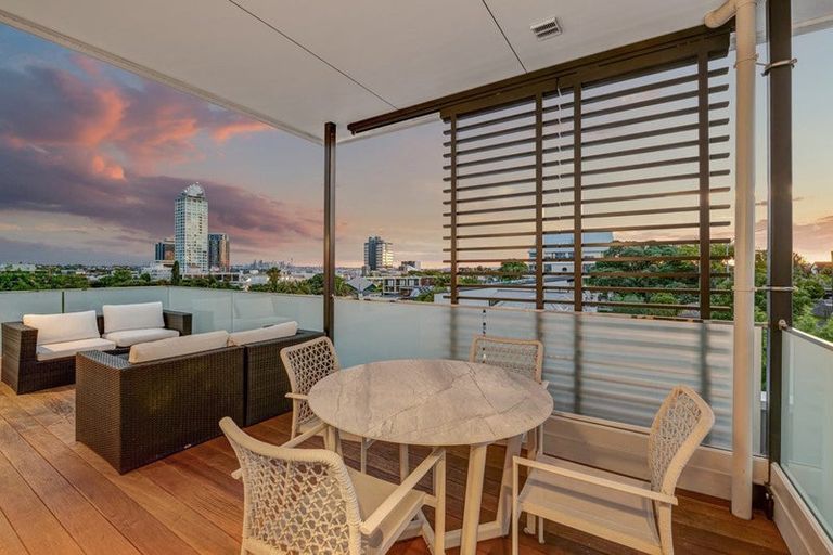 Photo of property in 16e Killarney Street, Takapuna, Auckland, 0622