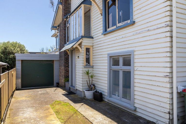 Photo of property in 16 Bulteel Street, New Plymouth, 4310